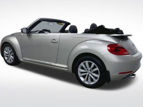 Used 2015 Volkswagen Beetle TDI FWD image 17