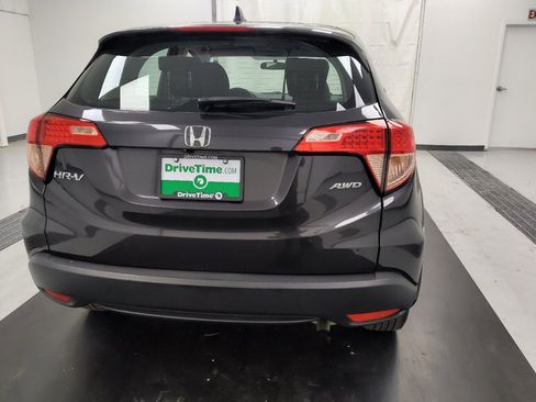 Used 2017 Honda HR-V LX image 7