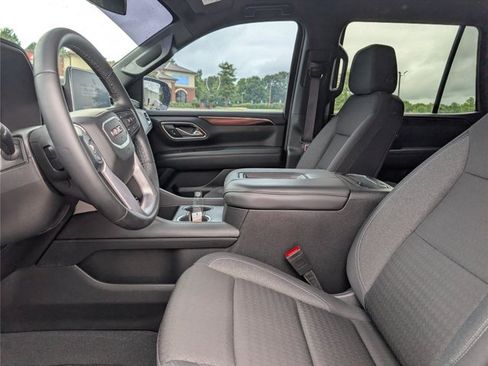 Used 2024 GMC Yukon SLE RWD image 45
