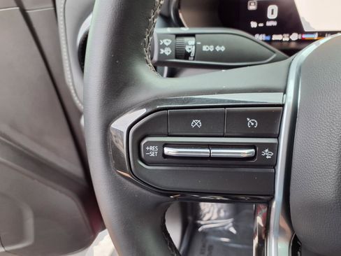 Used 2024 Chevrolet Colorado LT w/ LT Convenience Package II AWD/4WD image 12