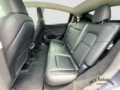 Used 2024 Tesla Model Y Long Range AWD/4WD image 27