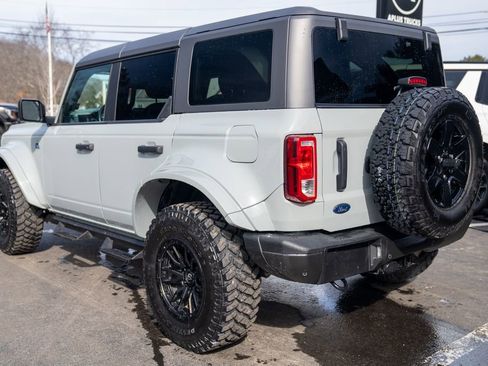 Used 2022 Ford Bronco Black Diamond image 4