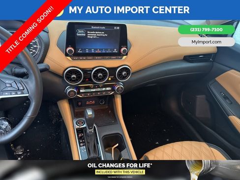 Used 2025 Nissan Sentra SV w/ SV Premium Package image 10