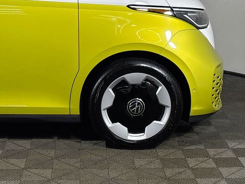 Certified 2025 Volkswagen ID. Buzz Pro S Plus RWD image 23