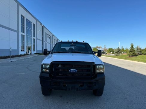 Used 2005 Ford F350 4x4 Regular Cab DRW Super Duty image 2