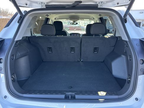 Used 2023 GMC Terrain SLE w/ Driver Convenience Package image 14