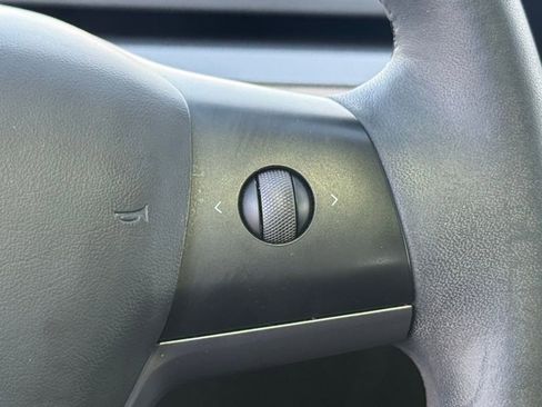 Used 2023 Tesla Model 3 Standard Range image 29