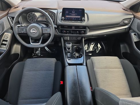 Used 2023 Nissan Rogue SV image 17