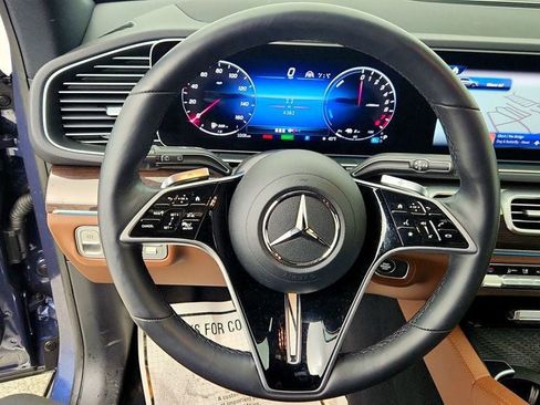 Used 2025 Mercedes-Benz GLE 450e 4MATIC w/ Driver Assistance Package image 12