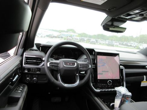 New 2026 GMC Yukon Elevation w/ Technology Package AWD/4WD image 13