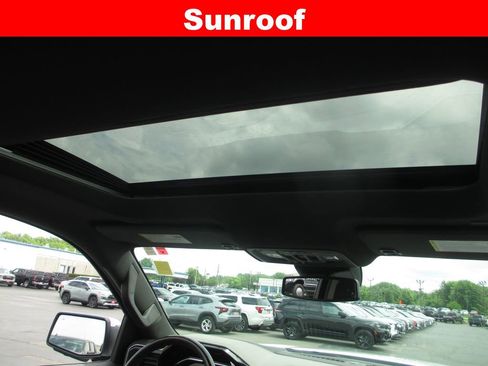 Used 2024 GMC Sierra 1500 SLT w/ SLT Premium Plus Package AWD/4WD image 17