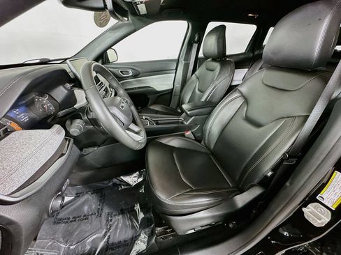 Certified 2023 Jeep Compass Latitude AWD/4WD image 31