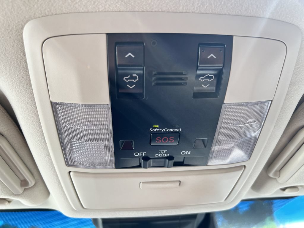 Used 2021 Lexus GX 460 Premium w/ Premium Package AWD/4WD image 14