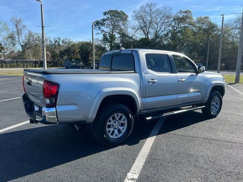 Certified 2019 Toyota Tacoma SR5 image 5