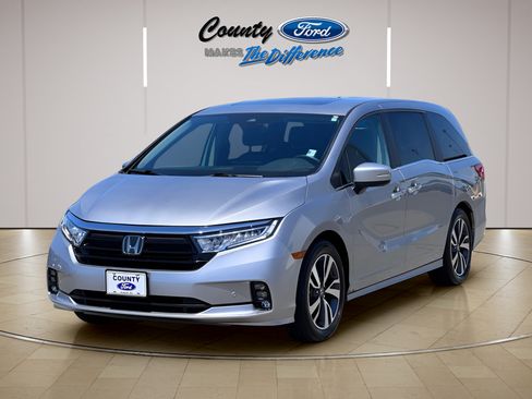 Used 2023 Honda Odyssey Touring image 2