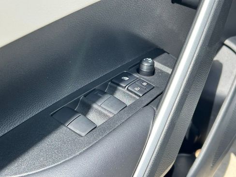 Used 2026 Toyota Corolla Cross L FWD image 20