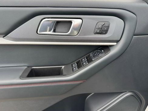 New 2026 Ford Explorer ST-Line w/ ST-Line Street Pack image 9
