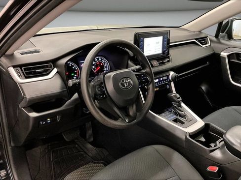 Used 2021 Toyota RAV4 LE AWD/4WD image 17