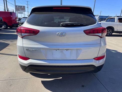 Used 2017 Hyundai Tucson SE image 10