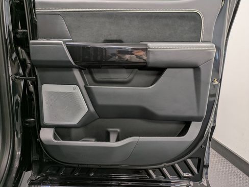 Used 2025 Ford F150 Lightning Platinum image 25