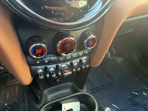 Used 2024 MINI Cooper SE FWD image 19