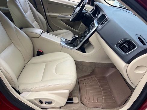 Used 2015 Volvo V60 T5 Premier Plus image 21