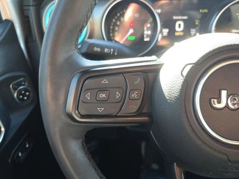 Used 2023 Jeep Wrangler Unlimited w/ Sun & Screen Package image 13