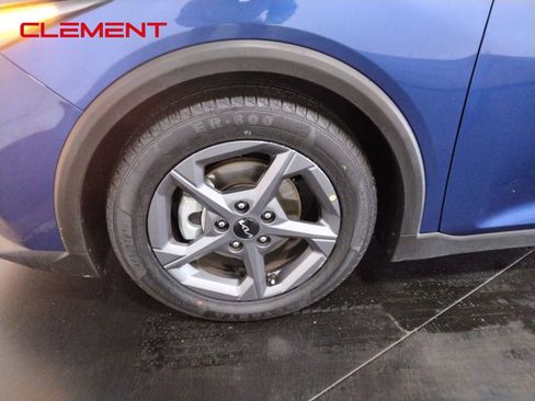 Used 2025 Kia K4 LXS image 41