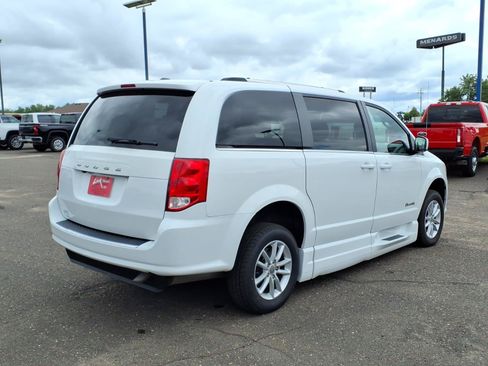 Used 2019 Dodge Grand Caravan SXT FWD image 6