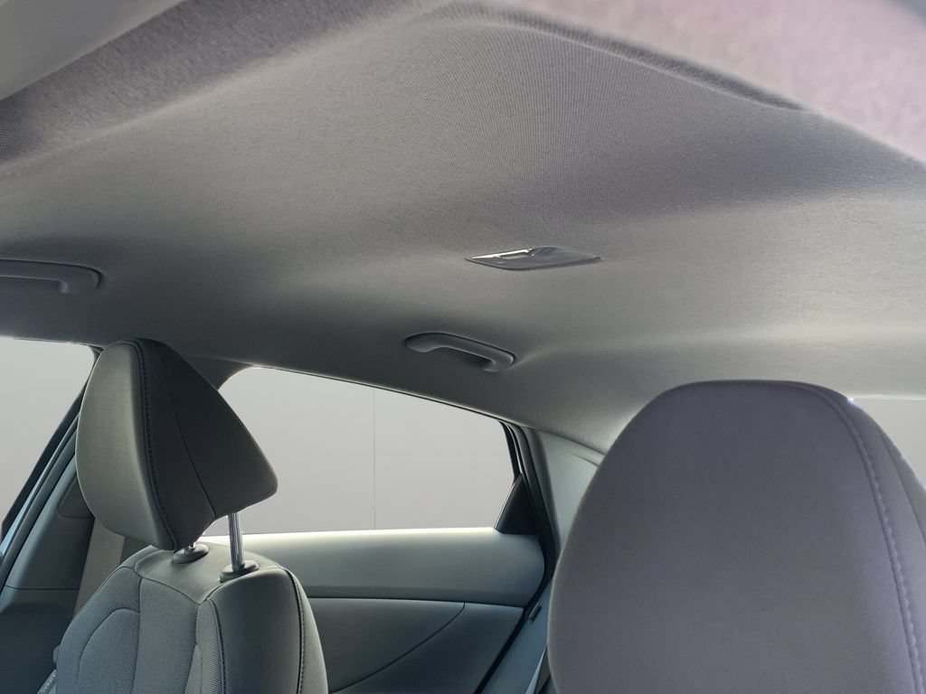 Certified 2026 Hyundai Elantra SE FWD image 33