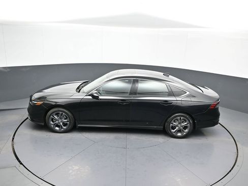 Certified 2023 Honda Accord EX image 38