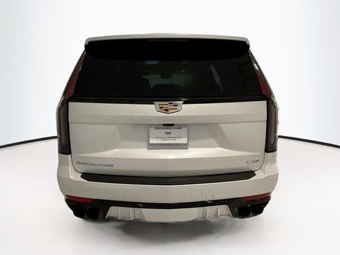 Used 2024 Cadillac Escalade V AWD/4WD image 6