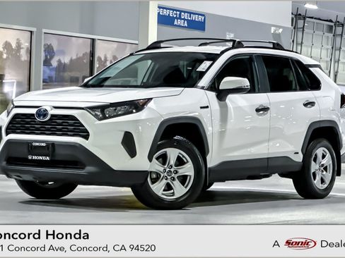 Used 2020 Toyota RAV4 LE w/ Carpet Mat Package AWD/4WD image 1