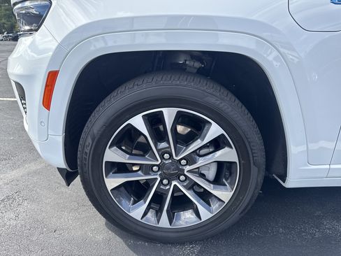 Certified 2023 Jeep Grand Cherokee Overland AWD/4WD image 35