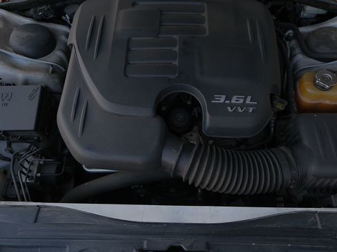 Used 2013 Chrysler 300 Motown image 8