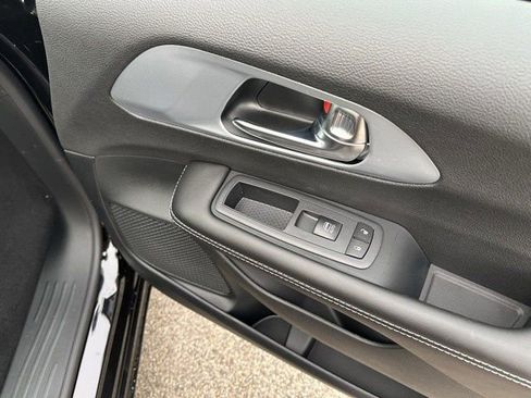 New 2026 Chrysler Pacifica Limited w/ S Appearance Package FWD image 12