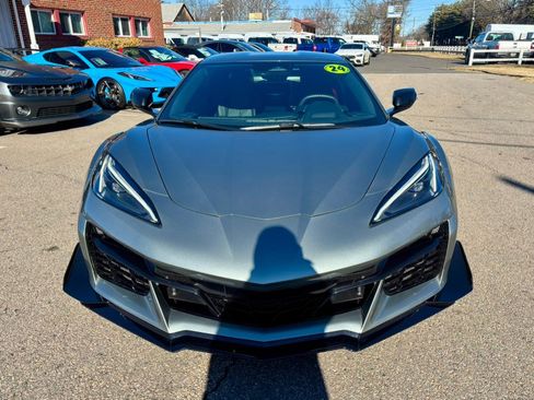 Used 2024 Chevrolet Corvette Z06 w/ Z07 Performance Package image 2