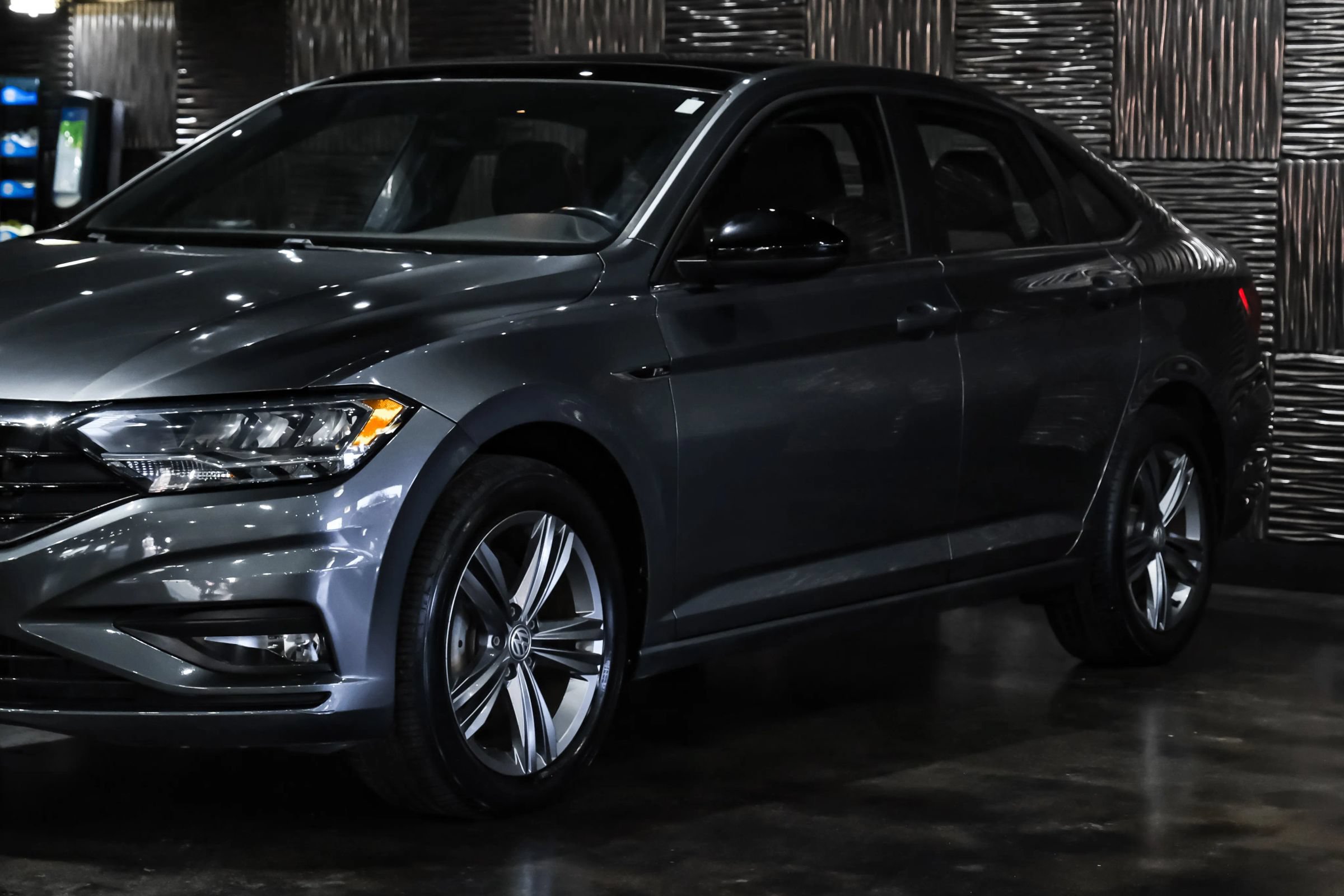 Used 2019 Volkswagen Jetta R-Line FWD image 9