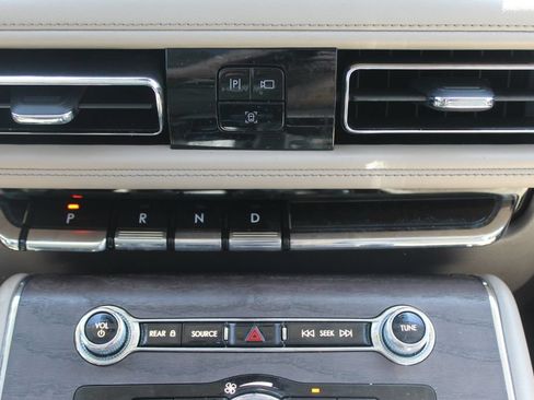Used 2023 Lincoln Aviator Reserve w/ Equipment Group 201A AWD/4WD image 41