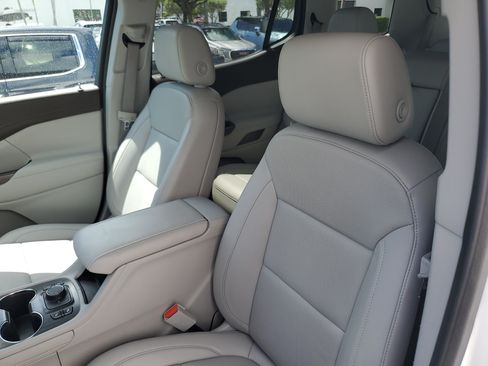 Used 2023 GMC Acadia SLT FWD image 20