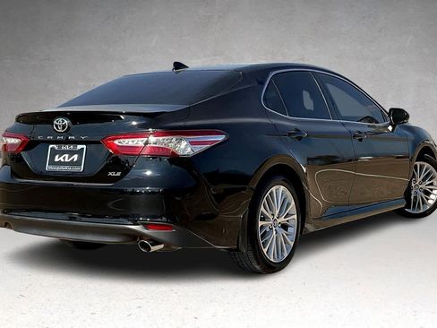 Used 2020 Toyota Camry XLE image 22