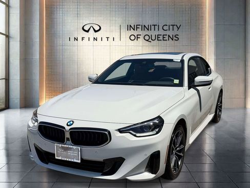 Used 2025 BMW 230i xDrive Coupe w/ Convenience Package AWD/4WD image 3