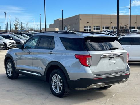 Used 2023 Ford Explorer XLT w/ Equipment Group 202A image 10
