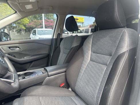 Used 2021 Nissan Rogue SV FWD image 6