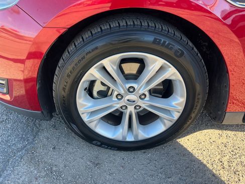 Used 2017 Ford Taurus SEL w/ Equipment Group 201A image 25