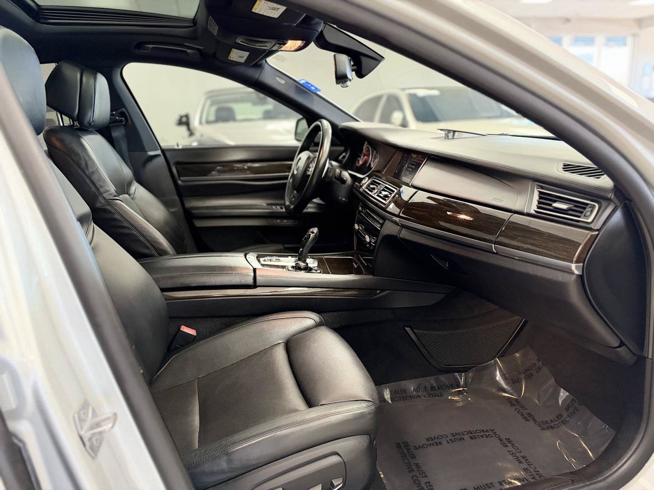 Used 2013 BMW 750Li RWD image 29