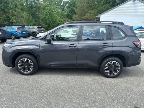 Used 2025 Subaru Forester AWD/4WD image 6