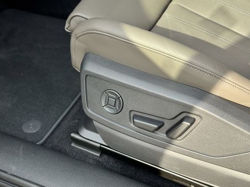 New 2025 Audi Q5 Premium Plus image 16