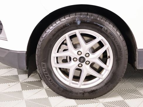 Used 2024 Ford Edge SEL image 17