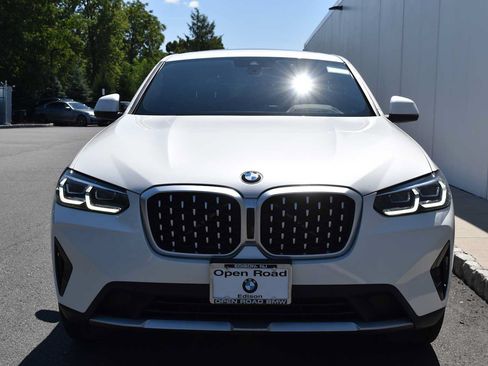 Used 2024 BMW X4 xDrive30i w/ Premium Package AWD/4WD image 2